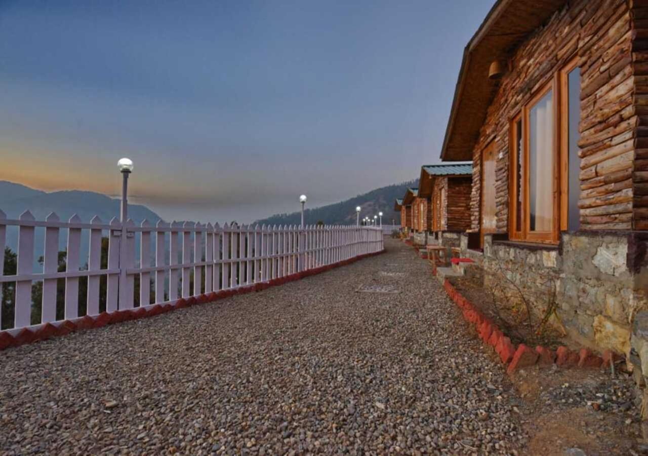 Hotel Haryal 360 *